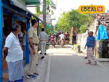 ঘটনাস্থলে হাজির হয় পুলিশ