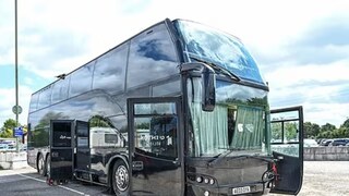 বাড়ি ভাড়ার টাকা গুণে কে ফতুর হবে, পুরনো বাসকেই বদলে দিলেন বাড়িতে (Photo: Emma Trimble/SWNS) বাড়ি ভাড়ার টাকা গুণে কে ফতুর হবে, পুরনো বাসকেই বদলে দিলেন বাড়িতে (Photo: Emma Trimble/SWNS)