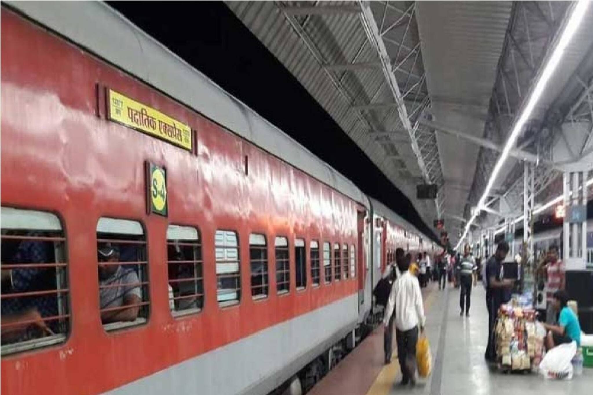 Indian Railways: পুজোর মুখে রেলযাত্রীদের জন্য বিরাট দুঃসংবাদ! রবিবার ফের একাধিক ট্রেন বাতিল, তালিকায় বন্দেভারত-সহ আর কোন কোন ট্রেন? জানুন