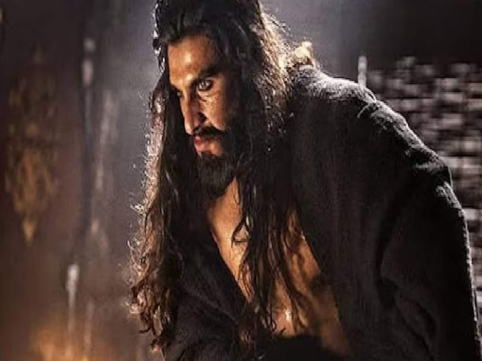 তিনটি ভ্যানিটি ভ্যান, কী চলে সেখানে? দীপিকার পরে প্রকাশ্যে রণবীরের চাহিদা, ফাঁস হল বড় 'খবর'