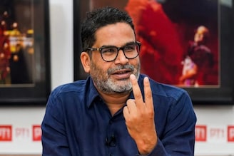 একটা পরামর্শের খরচ ১১ কোটি টাকা ! প্রশান্ত কিশোরের তিন বছরের আয় আপনাকে অবাক করবে