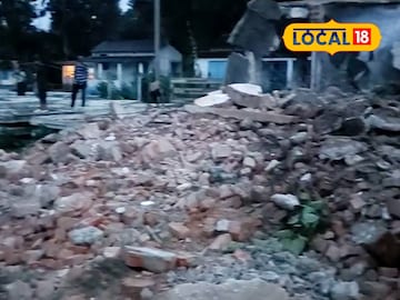 বুলডোজার দিয়ে গুঁড়িয়ে দেওয়া হল প্রাথমিক স্কুল! কাঠগড়ায় জাতীয় সড়ক কর্তৃপক্ষ