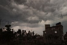 ভারী বৃষ্টি না, হালকা থেকে মাঝারি বৃষ্টির সম্ভাবনা দক্ষিণের একাধিক জেলায়! ওয়েদার আপডেট