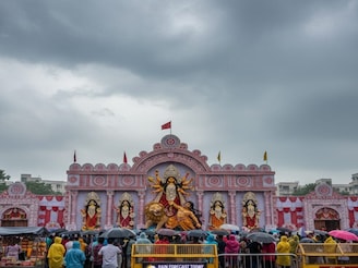 নিম্নচাপ প্রবেশ করবে স্থলভাগে, উপকূলে ভারী বৃষ্টির শঙ্কা! পঞ্চমী ও ষষ্ঠীর আবহাওয়ার আপডেট