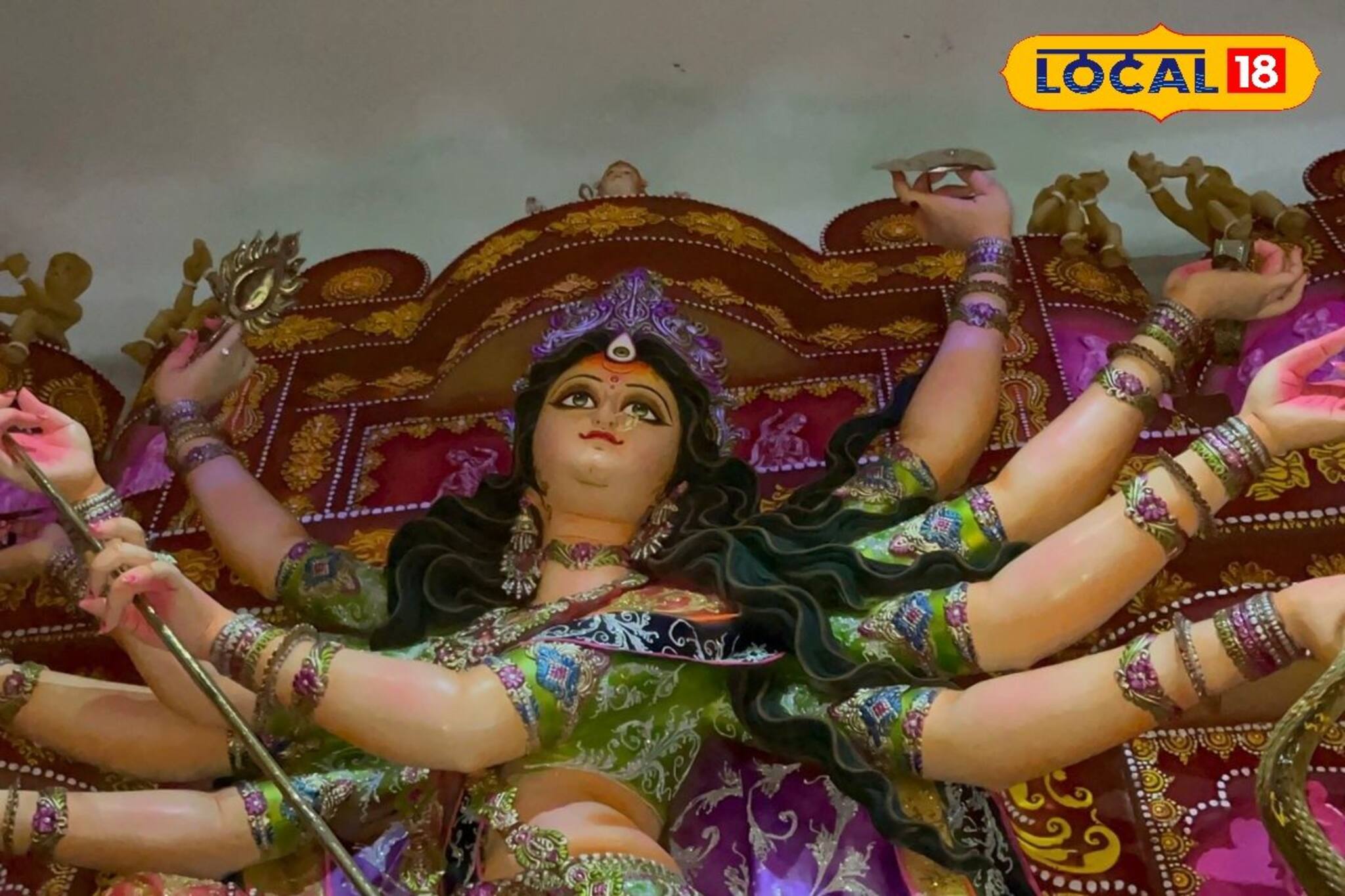 এ কোন 'মায়ানগরী'তে এসে পড়লাম রে বাবা? ঠিক এমনটাই মনে হবে 'এই' মণ্ডপে ঢুকলে