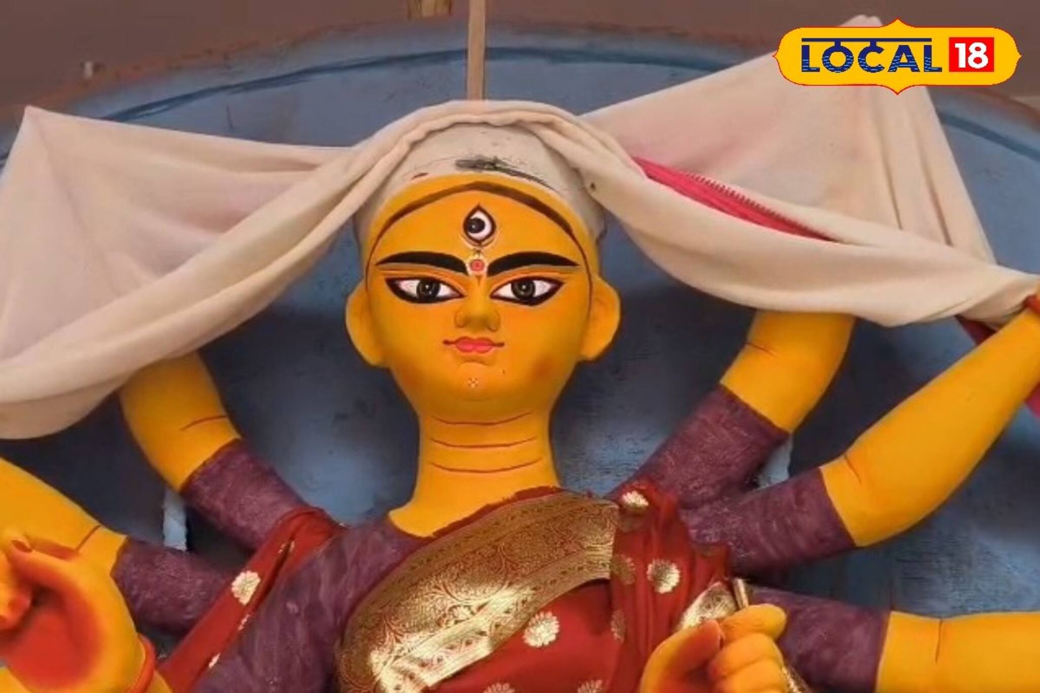 একই উঠোনে সাত দুর্গার পুজো! কোন ইতিহাস লুকিয়ে ভট্টাচার্য পরিবারে?