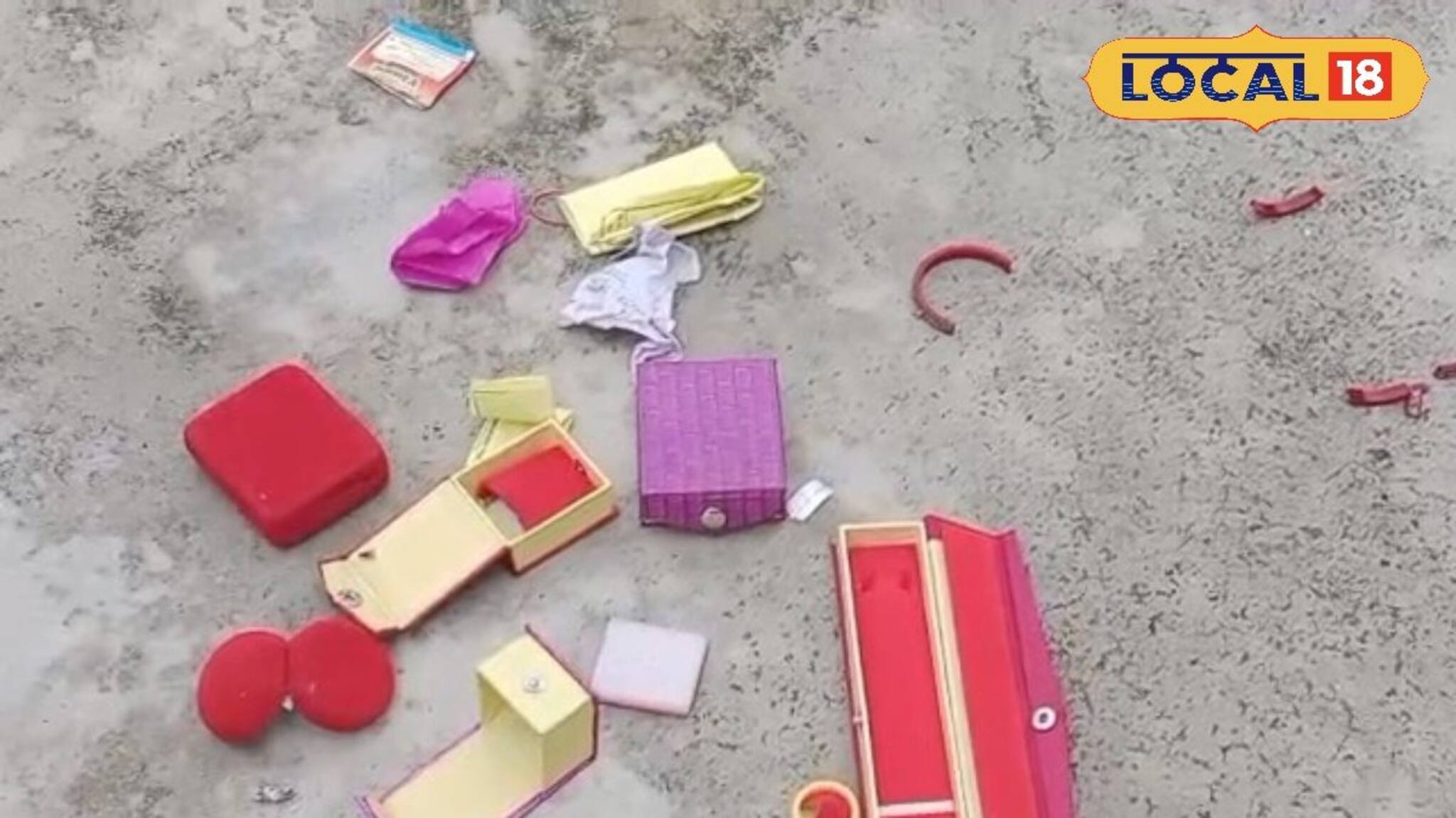 আলমারির লকার ভেঙে...! গভীর রাতে সর্বস্ব খোয়াল ৪টি পরিবার