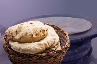 রুটি চামড়া হওয়ার দিন শেষ, আটায় মিশিয়ে নিন ২ চামচ গরম সাদা জিনিস, রাঁধুনির মোক্ষম টিপস