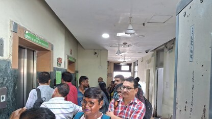 SIR প্রস্তুতি তুঙ্গে ! জেলাশাসক, ERO, AERO-দের নিয়ে বিশেষ প্রশিক্ষণ সিইও-র SIR প্রস্তুতি তুঙ্গে ! জেলাশাসক, ERO, AERO-দের নিয়ে বিশেষ প্রশিক্ষণ সিইও-র