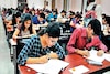 পরীক্ষা শুরুর মাত্র ৫ মিনিট বাকি...! হঠাৎ পরীক্ষা কেন্দ্রের গেট ঠকঠক করতে লাগলেন তরুণী