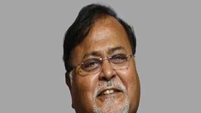 সাড়ে তিন বছর পর জেলমুক্তি, আজই বাড়ি ফিরছেন পার্থ! পাড়ায়, হাসপাতালে অনুগামীদের ভিড়  File Image