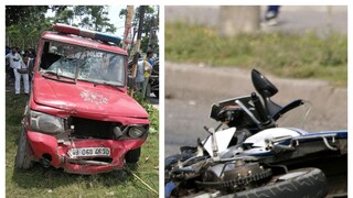 দুর্ঘটনাগ্রস্ত পুলিশের গাড়ি (বাঁদিকে)৷ 