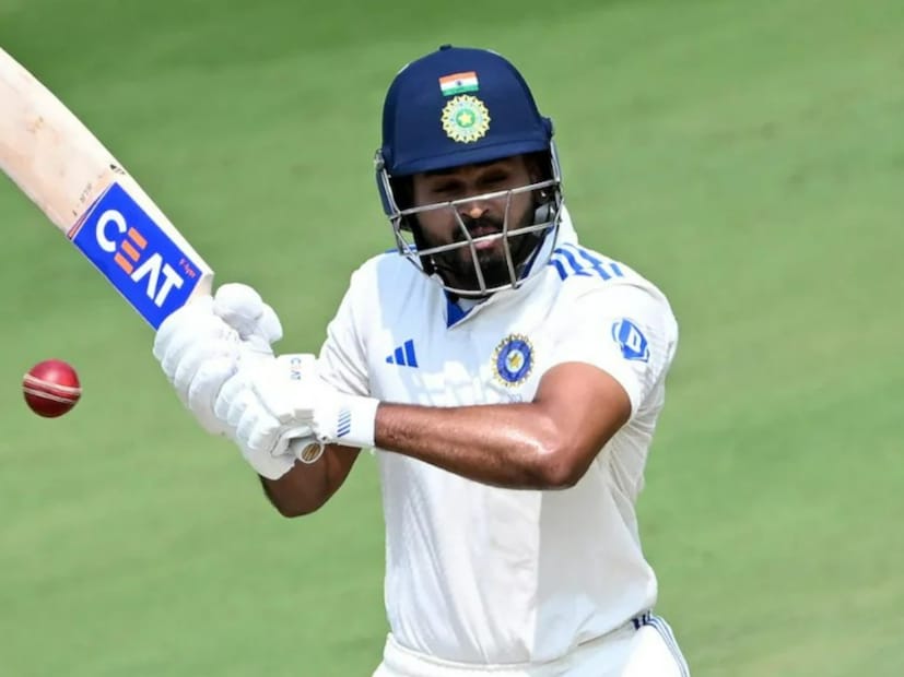 স্ক্যান করার পর শ্রেয়সের প্লীহায় আঘাতের চিহ্ন স্পষ্ট। সেখান থেকে রক্তক্ষরণ হতে দেখা যায়। আপতত শ্রেয়াস স্থিতিশীল বলে জানিয়েছেন চিকিৎসকরা। তবে এমন চোট তাঁর জন্য প্রাণঘাতী হতে পারত।