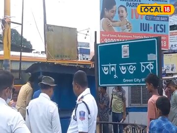 পুজোর মুখে শিলিগুড়ির ভানুভক্ত চকে ট্রাফিক পুলিশের হকার উচ্ছেদ অভিযান