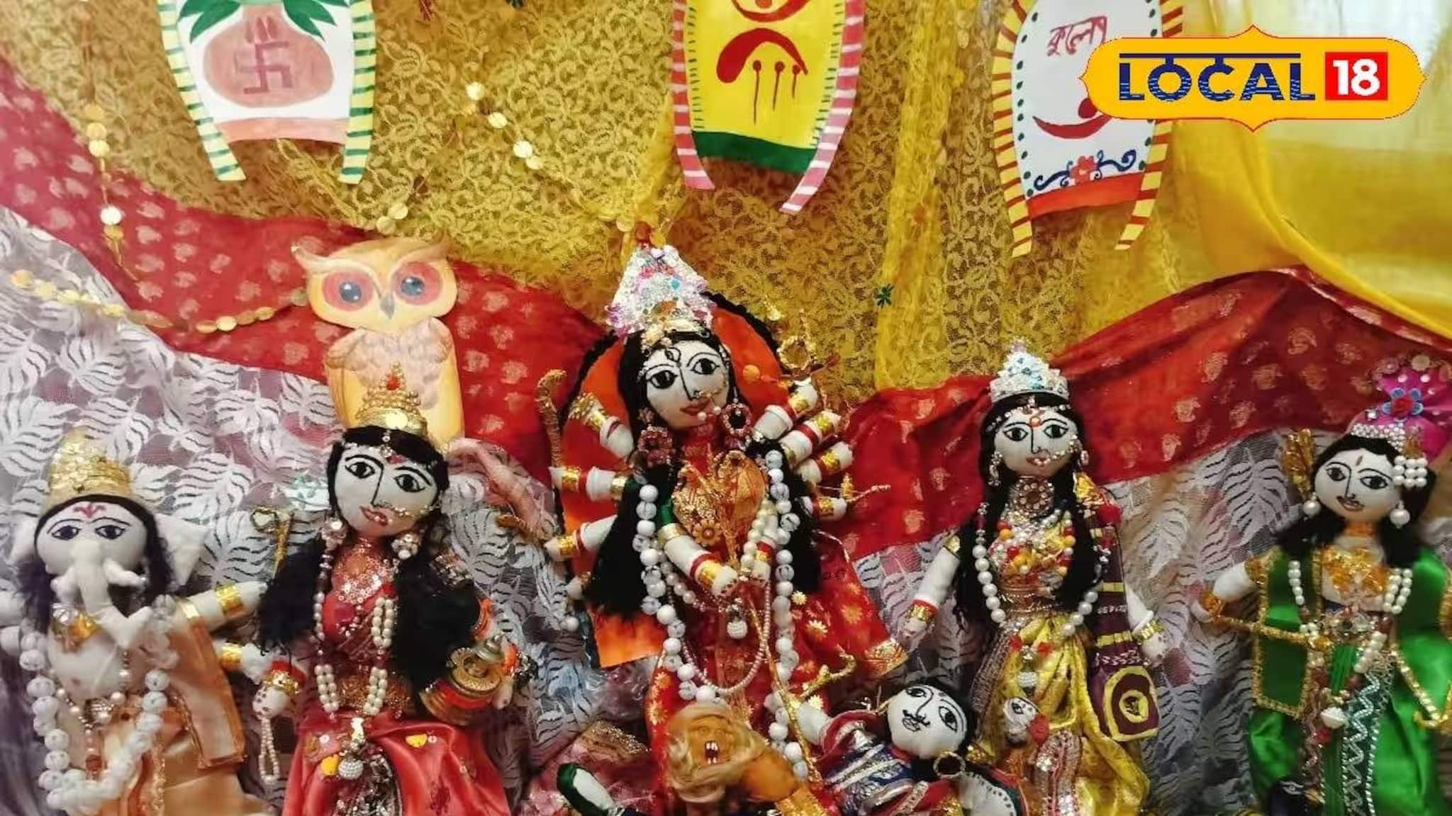 কাপড়ের দুর্গা প্রতিমা! বালুরঘাটের গৃহিণীর তাক লাগানো হাতের কাজ, নিজেই দেখুন সেই শিল্পকর্ম