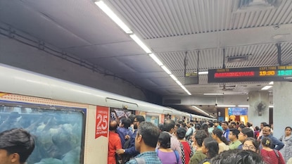 * রেক ঘোরাতে কেন এত লেট? কি বলছে মেট্রো ইউনিয়নগুলি