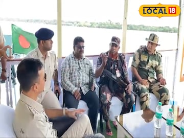 টাকিতে ইছামতি নদীবক্ষে দুর্গা প্রতিমা নিরঞ্জনকে সামনে রেখেই BSF-BGB বৈঠক