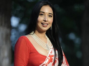 বেকার ছেলেকে বিয়ে করতে রাজি ‘কোটিপতি’ তানিয়া মিত্তল! রান্না করতে, পা টিপে দিতেও আপত্তি নেই