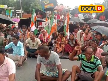 বোনাসের দাবিতে চা বাগানের শ্রমিকদের বিক্ষোভ
