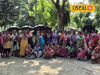 বোনাসের দাবিতে বিক্ষোভ