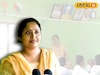 স্কুলে পড়ানো থেকে মিড ডে মিল তদারকি, একা করেন সব! বাস্তবের 'দশভূজা' জঙ্গলমহলের এই শিক্ষিকা