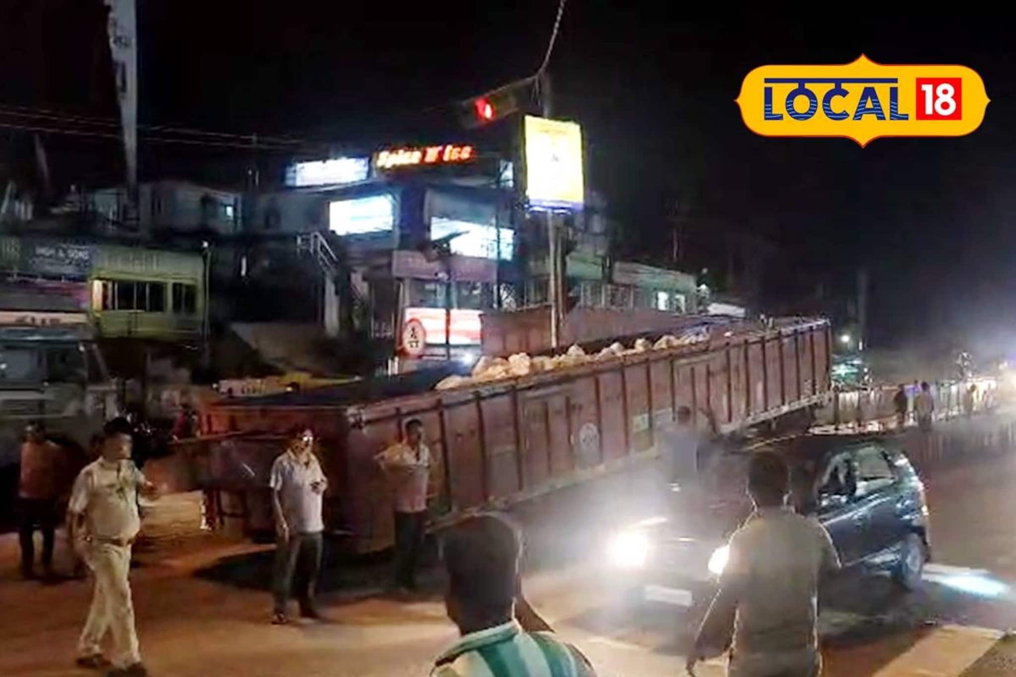 চলন্ত অবস্থায় দু'টুকরো হয়ে গেল ট্রেলার! স্তব্ধ গাড়ি চলাচল, জাতীয় সড়কে বিরাট দুর্ঘটনা