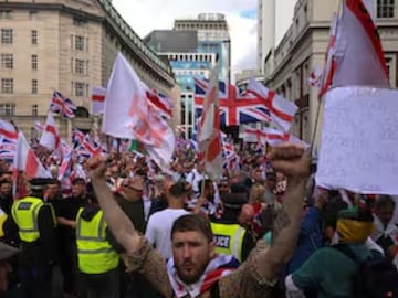 ব্রিটেনে মিছিল ব্রিটেনে মিছিল