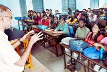 College: দফায় দফায় কাউন্সেলিংয়ের পরেও এ কী অবস্থা! রাজ্যের কলেজ ও বিশ্ববিদ্যালয়গুলিতে এখনও প্রচুর আসন ফাঁকা! কী কারণে ভর্তি হচ্ছেন না পড়ুয়ারা?