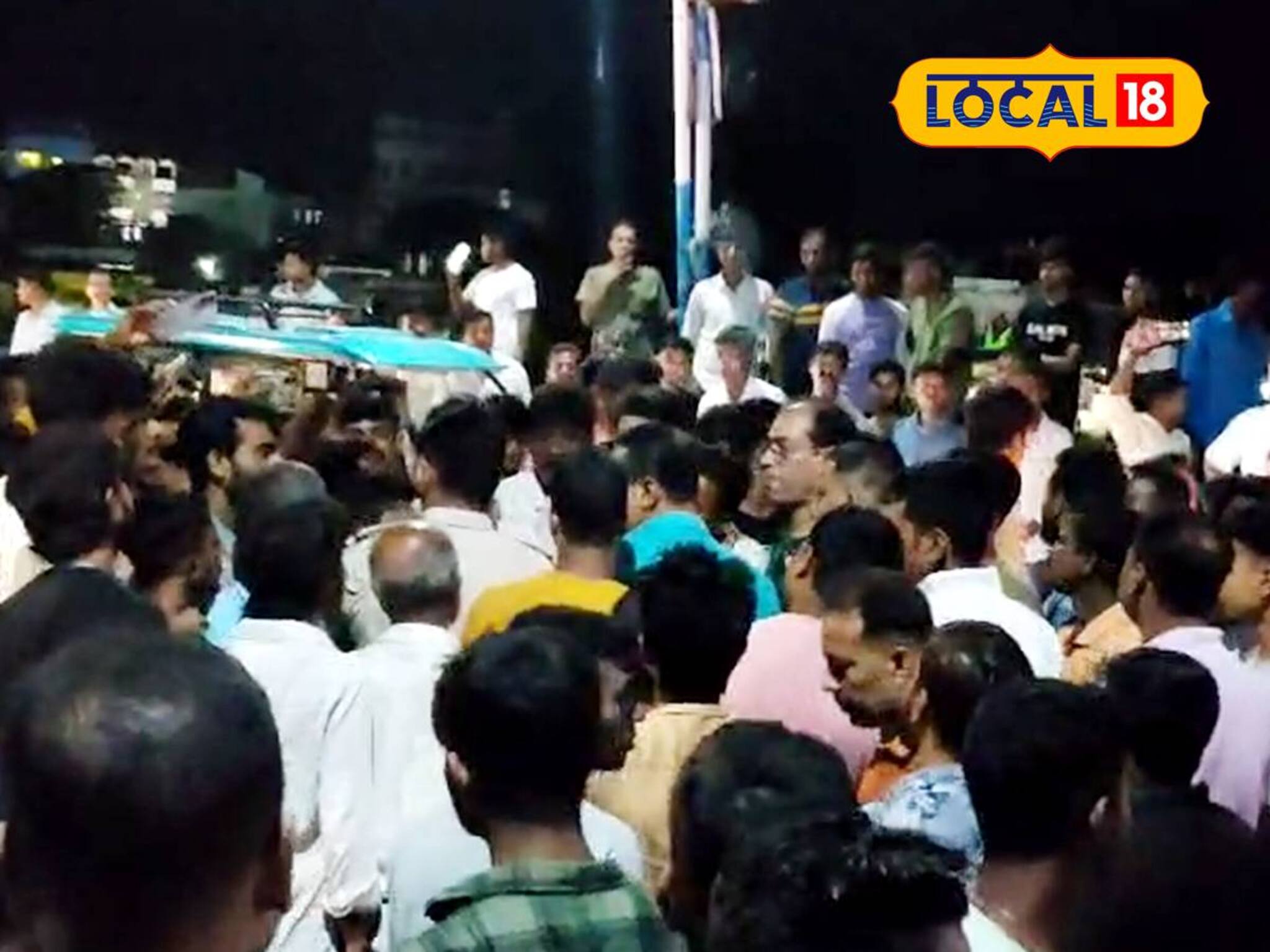 জলের পাইপলাইন বসানো নিয়ে উত্তেজনা! গ্রামবাসী বাধা দিতেই শুরু...! ছুটে এল পুলিশ