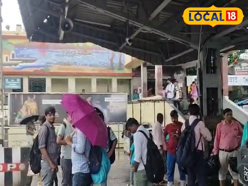 দক্ষিণবঙ্গের অন্যান্য জেলাগুলির আকাশ মেঘলা। বৃষ্টির মুখোমুখি শহর কলকাতা। দক্ষিণবঙ্গের অন্যান্য বেশ কিছু জেলার ক্ষেত্রেও বৃষ্টির পূর্বাভাস রয়েছে।