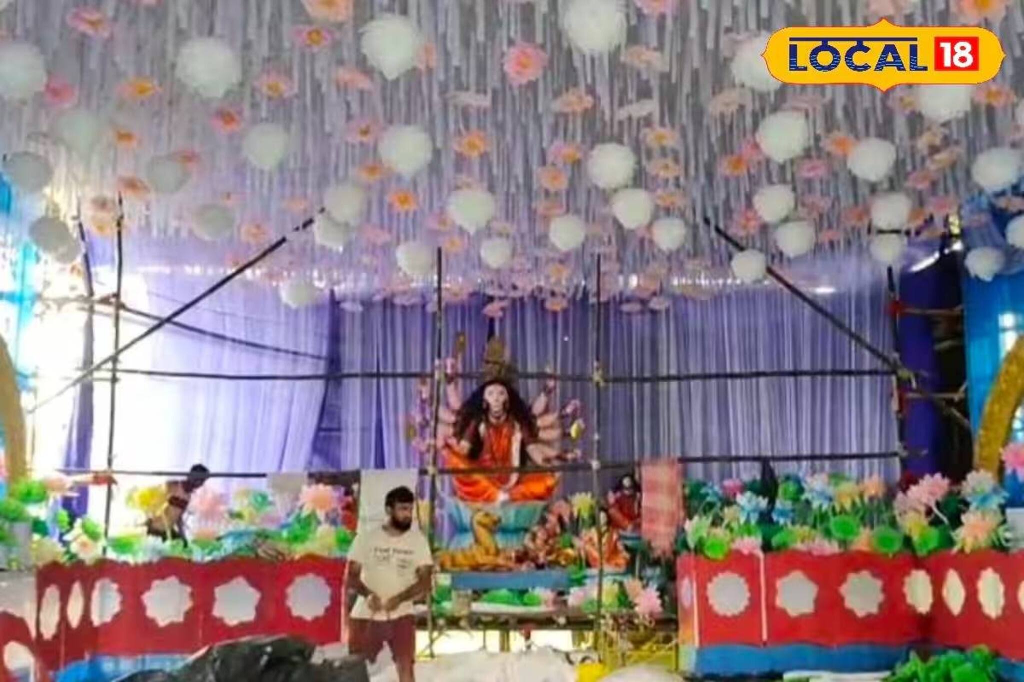 কলকাতা-কল্যাণী নয়! 'সাতচক্র' থিমে নজর কাড়ছে মেদিনীপুরের পুজো