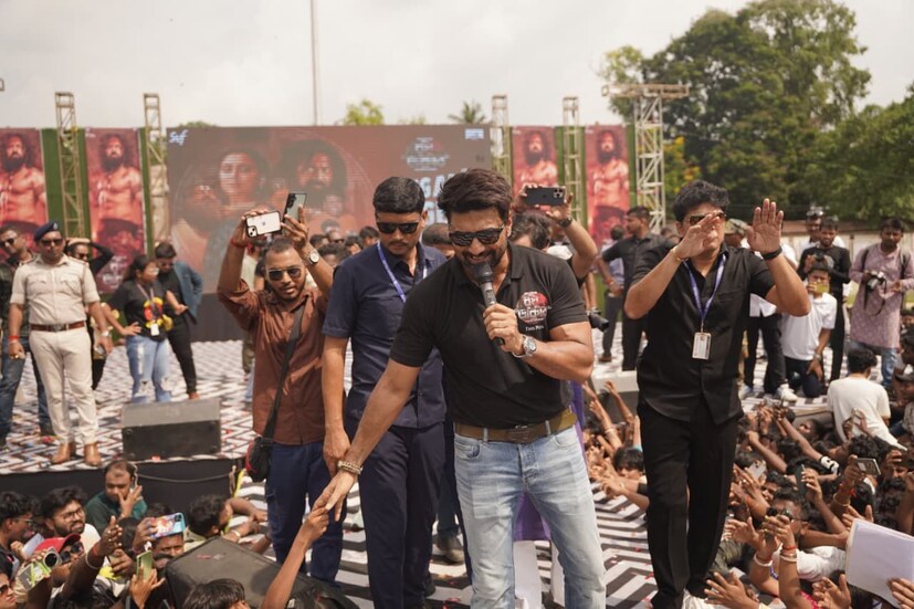 এই অনুষ্ঠানে তারকাদের দেখতে বিপুল জনসমাগম হয়েছিল৷ লাইভ সঙ্গীত পরিবেশনা এবং অভিনেতা-অভিনেত্রীরা পুরো অনুষ্ঠানটিকে বাংলার সবচেয়ে বড় কার্নিভাল উদযাপনে পরিণত করেছিলেন। 