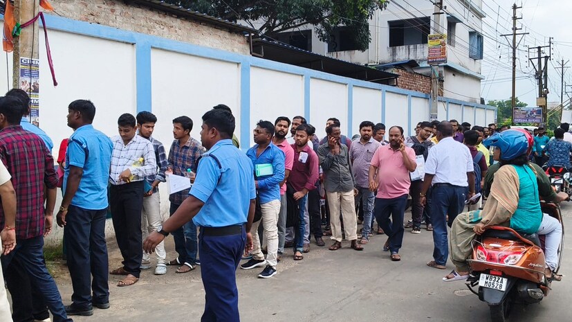 রবিবার এসএসসি নবম দশম-এর পরীক্ষায় কোন জেলায় কত পরীক্ষার্থী পরীক্ষা দিলেন? শতাংশ ধরে জানিয়ে দিল স্কুল সার্ভিস কমিশন। 