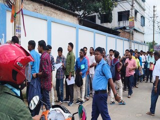পরীক্ষা শেষে হাসিমুখেই বেরিয়ে এলেন পরীক্ষার্থীরা।