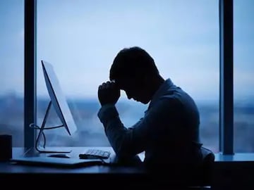 'বাংলাদেশি' তকমা দিয়ে এইচআর ছাঁটাই