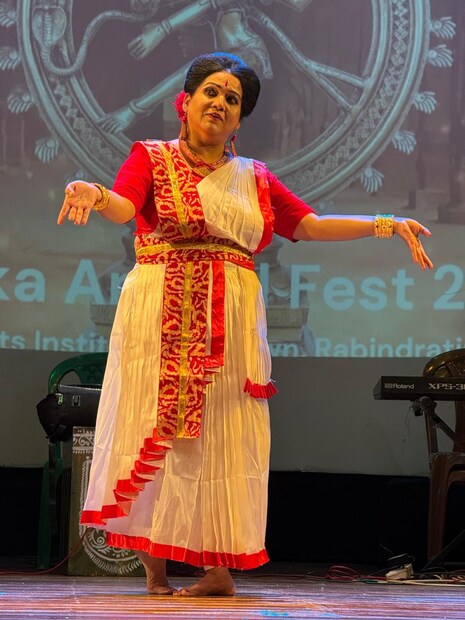 আর পুরোধায় থাকা, পণ্ডিত বিরজু মহারাজের প্রত্যক্ষ শিষ্য চৈতালি বিশ্বাস প্রত্যেক বছরের মতো এবারেও তাঁদের বার্ষিক অনুষ্ঠানের আয়োজন করেছিলেন ১৩ সেপ্টেম্বর, ২০২৫। 