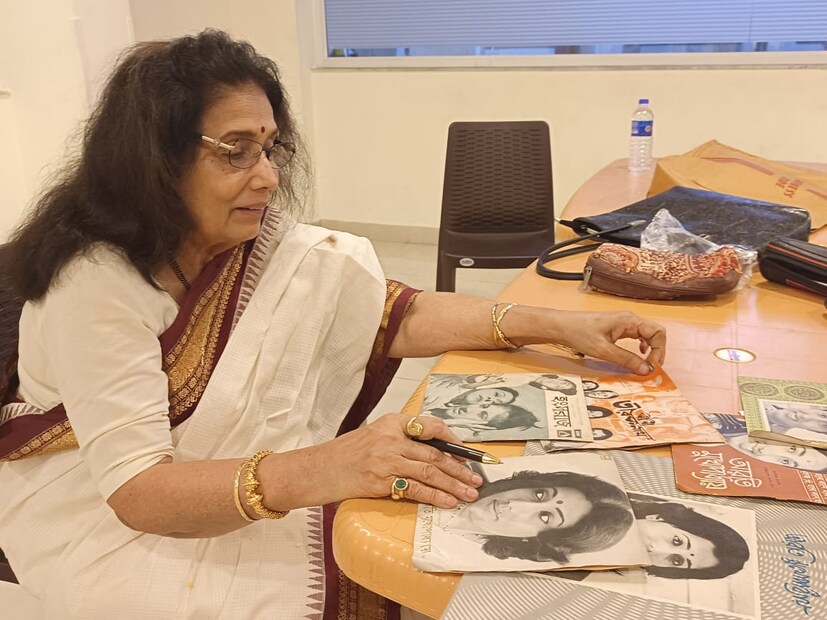 এই অনুষ্ঠানের অন্যতম প্রাপ্তি মহালয়ার পুন্য তিথিতে প্রায় উনিশ বছর পর অনুষ্ঠান করবেন আরতি মুখোপাধ্যায়। আছে আরও চমক। 
