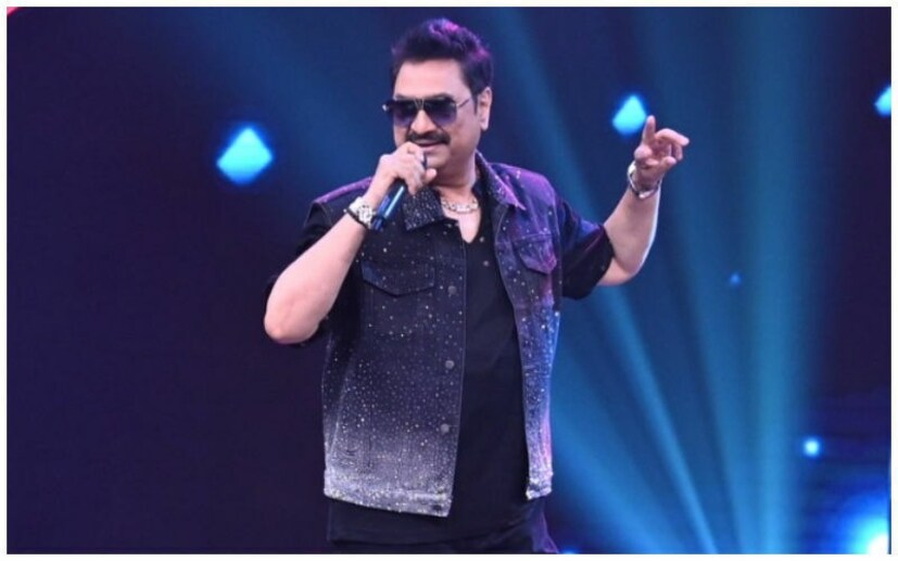 ফিল্ম উইন্ডোকে দেওয়া এক সাম্প্রতিক সাক্ষাৎকারে গায়কের প্রাক্তন স্ত্রী রীতা ভট্টাচার্য, অভিযোগ করেছেন যে, গর্ভবতী অবস্থায় গায়ক এবং তার পরিবার তাকে নির্যাতন করেছিল। তিনি আরও অভিযোগ করেছেন যে, আশিকি সিনেমার মাধ্যমে খ্যাতি অর্জনের পর তার প্রতি তার আচরণ সম্পূর্ণরূপে বদলে গিয়েছিল।
