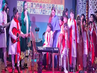 বিশেষভাবে সক্ষম শিশুদের মাতৃবন্দনা, দেবী দুর্গা ও মহিষাসুরের চরিত্রে অভিনয়