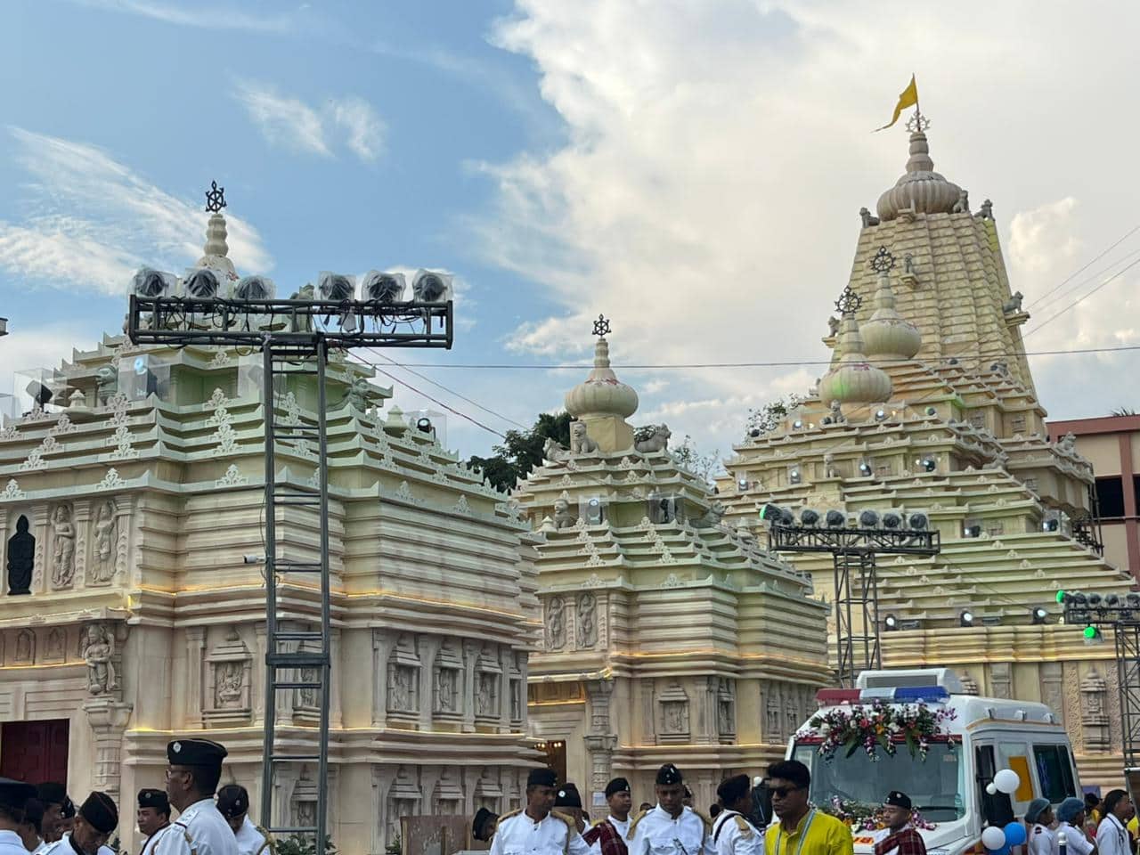 আলিপুর বডিগার্ড লাইন্সের পুজো মণ্ডপ৷ 