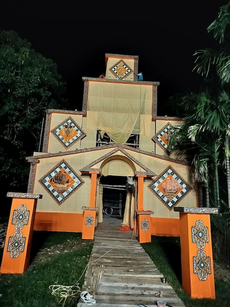 পাঁচুগোপাল মুখোপাধ্যায়ের মৃত্যুর পর তাঁর নাবালক সন্তানেরা এই পুজো চালাতে অক্ষম হলে সেই অবস্থায় প্রায় দেড়শো বছরের মাথায় বন্ধ হয়ে যাওয়ার মুখে সোমড়া অঞ্চলের কয়েকজন বিশিষ্ট ব্যক্তির উদ্যোগে এই পুজো মুখোপাধ্যায় পরিবারের হাতবদল হয়– বারোয়ারি রূপ নেয় বুড়িমাতলার পুজো। সেই থেকে পুজোটি সোমড়া আঞ্চলিক সার্বজনীন দুর্গোৎসব নামে ঐতিহ্য ও ধারাবাহিকতা বজায় রেখে চলছে। পুজো কমিটির সদস্যদের বিশ্বাস, শহুরে ব্যস্ততার থেকে অনেক দূরে দাঁড়িয়ে তিল তিল করে গড়ে-ওঠা মা বুড়িমার এই অকথিত কাহিনি এভাবেই হয়তো একদিন ইতিহাসের পাতায় স্থান করে নেবে।