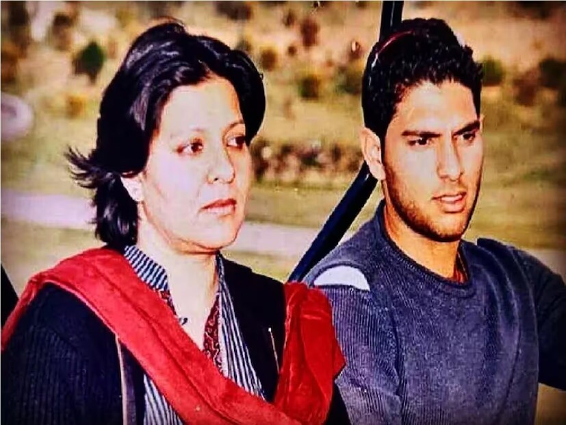 শবনমের সঙ্গে বিবাহ বিচ্ছেদের পর যুবরাজ সিং এবং তার ভাই জোরাওয়র তাঁদের মায়ের সঙ্গে থাকার সিদ্ধান্ত নিয়েছিলেন। যোগরাজ সিং একটি সাক্ষাৎকারে বলেছিলেন যে শবনমের আধুনিক চিন্তাভাবনার কারণে তাদের মধ্যে দ্বন্দ্ব শুরু হয়েছিল এবং যুবরাজ সিংয়ের শৈশব থেকেই তাঁদের পথ আলাদা হয়ে গিয়েছিল। (Zorawar Singh/Instagram)