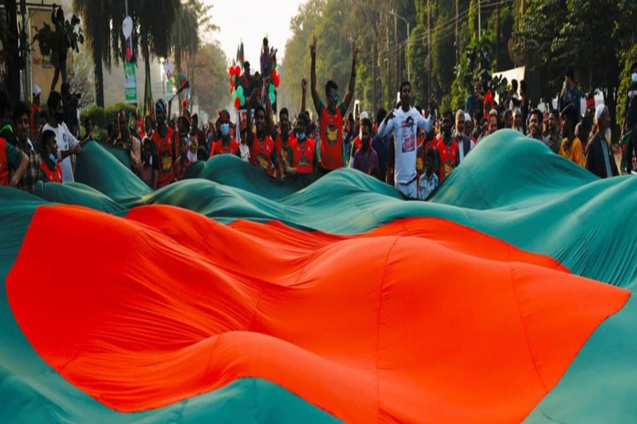 ১২ ফেব্রুয়ারি বাংলাদেশে জাতীয় সংসদের নির্বাচন!হয়ে গেল ঘোষণা,একই দিনে জুলাই সনদ নিয়ে গণভোটও ১২ ফেব্রুয়ারি বাংলাদেশে জাতীয় সংসদের নির্বাচন!হয়ে গেল ঘোষণা,একই দিনে জুলাই সনদ নিয়ে গণভোটও