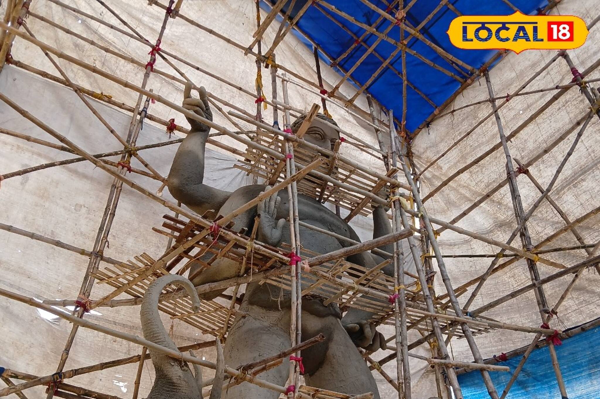 টোটো চালকদের 'রেকর্ডব্রেকিং' আয়োজন, ৩১ ফুটের বিশ্বকর্মা! কোথায়?