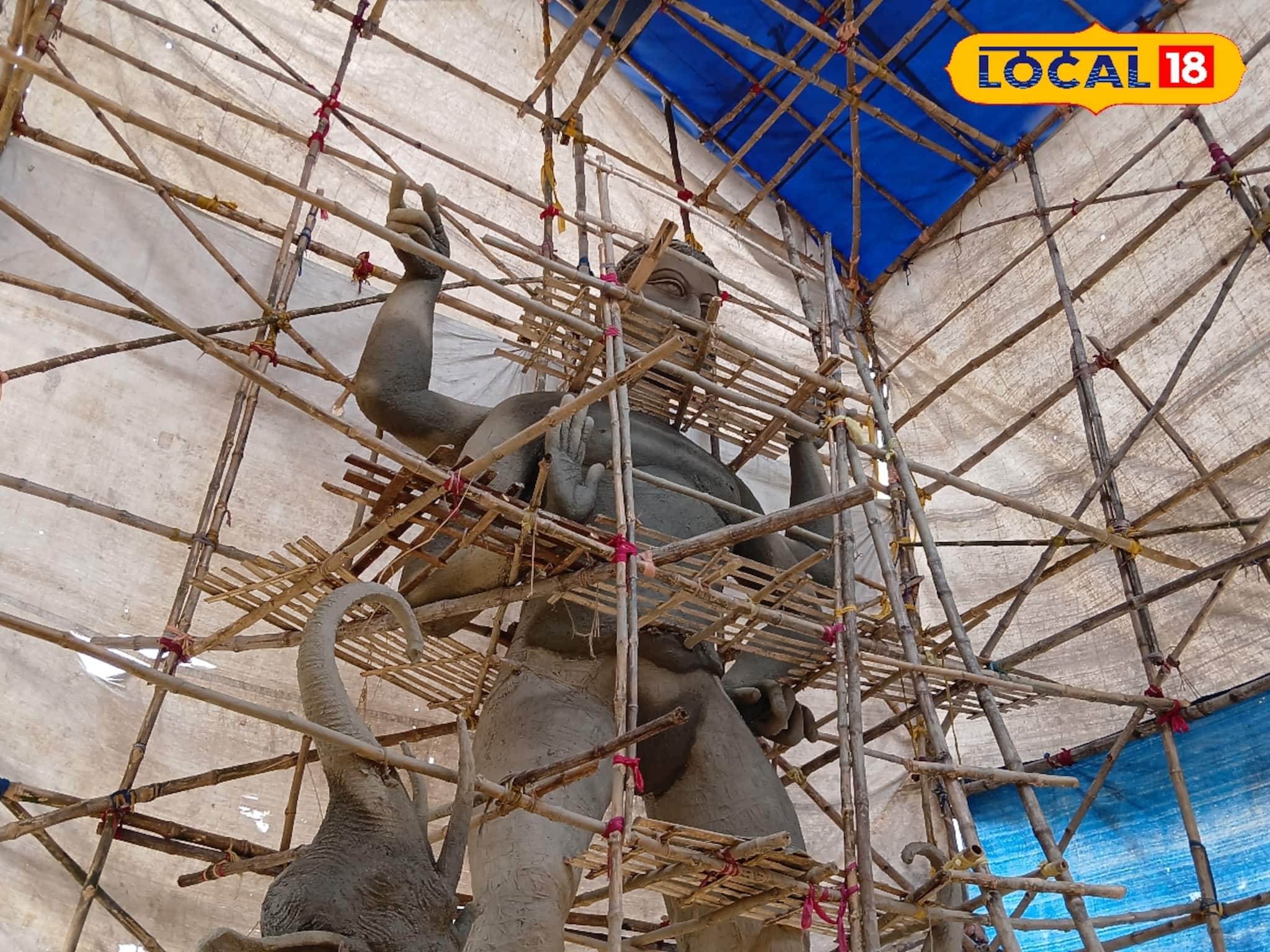 টোটো চালকদের 'রেকর্ডব্রেকিং' আয়োজন, ৩১ ফুটের বিশ্বকর্মা! কোথায়?