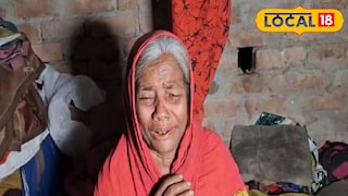 ভেঙে পড়েছেন বৃদ্ধা মা।