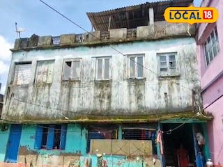 মৃত বৃদ্ধের বাড়ি।