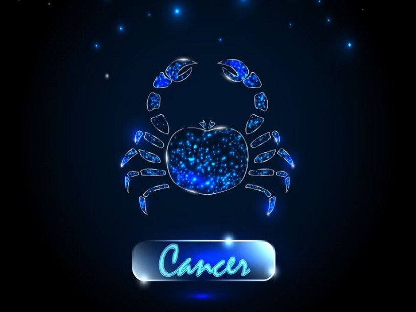 কর্কট রাশির (Cancer) জাতকদের জন্য, আজ, সোমবার একাধিক উৎস থেকে লাভ বয়ে আনবে। আজ আপনি ব্যবসায়ে বড় কোনও চুক্তি করতে পারেন। আপনার যেকোনো সিদ্ধান্ত লাভের সম্ভাবনা তৈরি করবে। আপনি যদি কাউকে টাকা ধার দিয়ে থাকেন, তাহলে আপনি আপনার টাকা ফেরত পেতে পারেন। চাকরিতে আপনার প্রভাব ও সম্মান বৃদ্ধি পাবে। কর্মক্ষেত্রে সহকর্মী এবং সহকর্মীদের কাছ থেকে আপনি পূর্ণ সমর্থন পাবেন। আজ সরকারি খাতে আপনার সাফল্য পাওয়ার সম্ভাবনা রয়েছে। যদি কোনও আইনি বিষয় চলমান থাকে, তাহলে আপনি তাতে সাফল্য পেতে পারেন। আজ আপনার পছন্দের খাবার পাওয়ার সম্ভাবনাও রয়েছে।