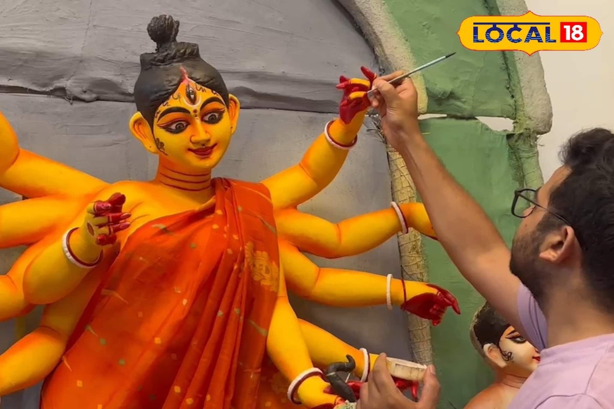 চিকিৎসক দম্পতির হাতে গড়া প্রতিমাতেই হচ্ছে বাড়ির শতবর্ষীয় দুর্গোৎসব, কোথায় জানুন