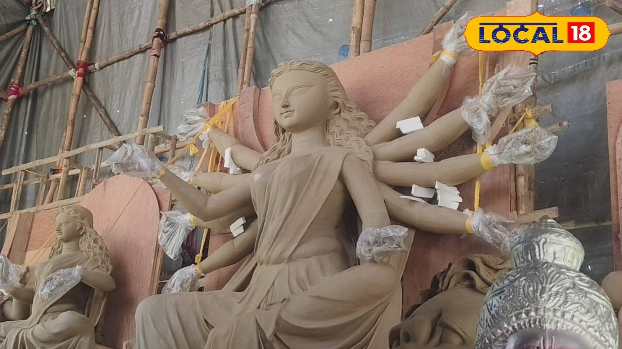 Durga Puja 2025: ৩৩ কোটি দেব-দেবীর দেখা মিলবে এক জায়গায়! এবারের পুজোয় নতুন কিছু, যেতে ভুলবেন না 'এই' মণ্ডপে